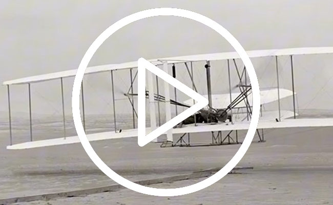 Bekijk de video over de eerste gemotoriseerde vlucht
