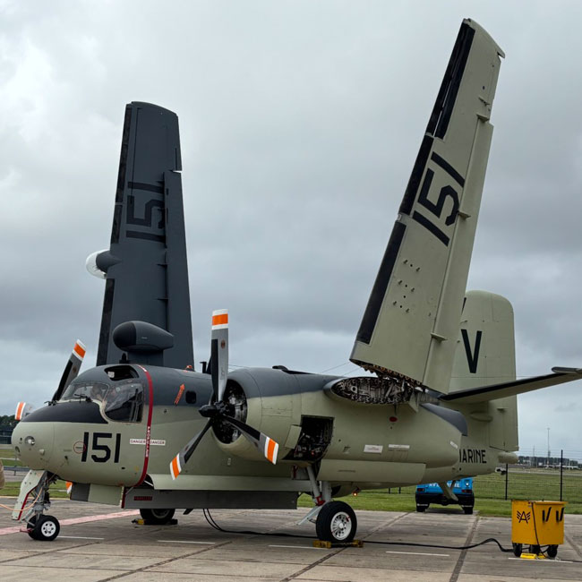 De Grumman S-2 Tracker tijdens een demonstratie
