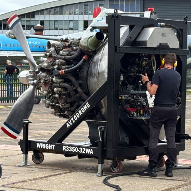 De Wright R-3350 stermotor tijdens een demonstratie